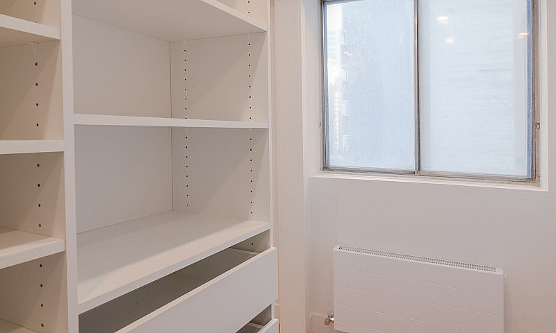 Modern One Bedroom A...