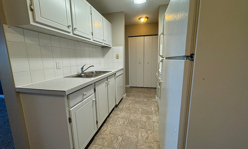 Spacious 2 Bedroom C...