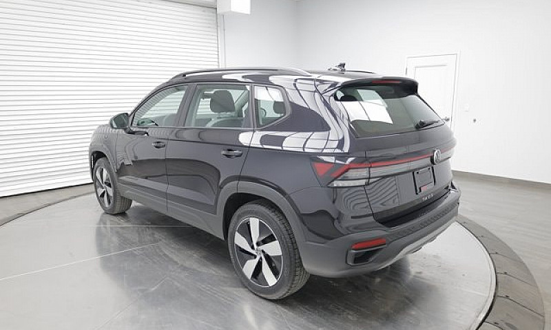 2025 Volkswagen Taos...