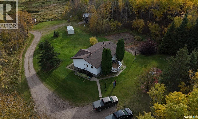 Laventure Farm Leovi...