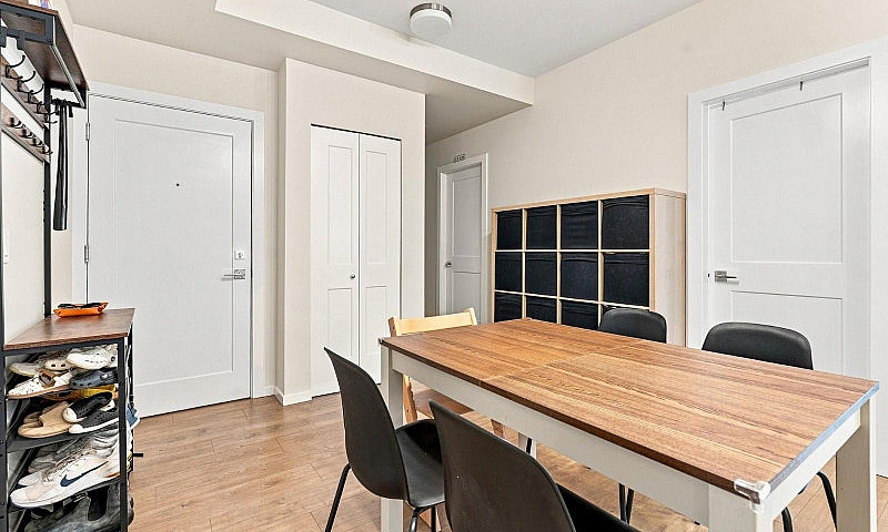 210 3319 148 Street ...