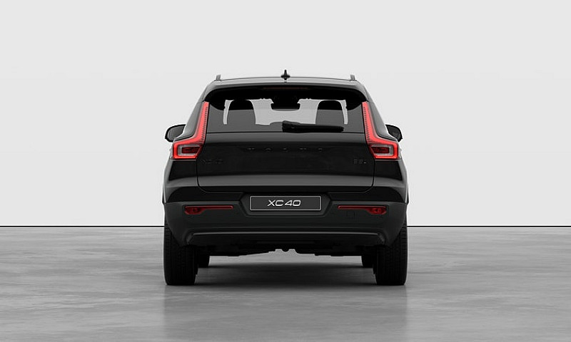 2026 Volvo Xc40...