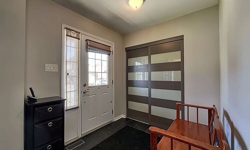 $589,000 - 2 Storey ...