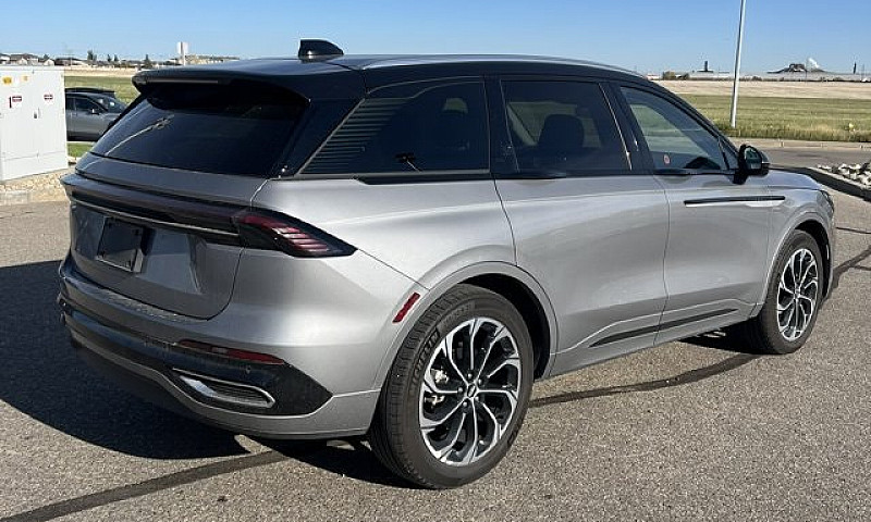2025 Lincoln Nautilu...
