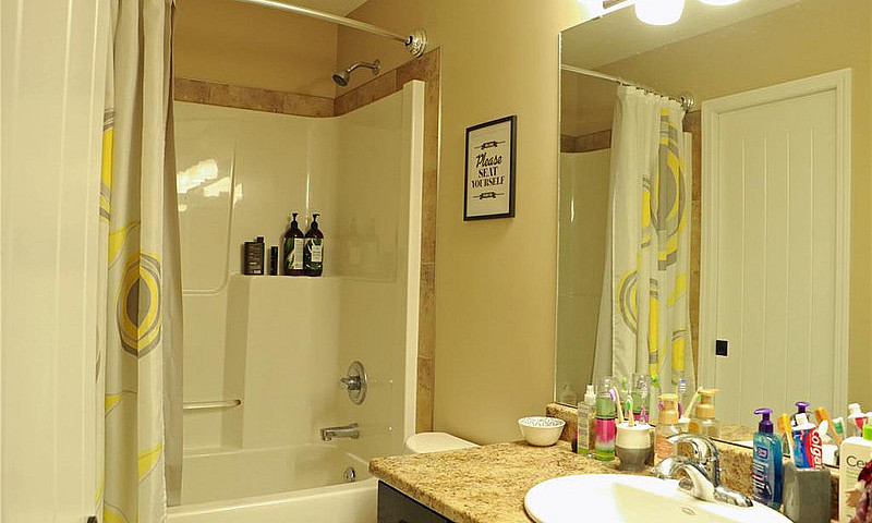 3 Beds 2.5 Baths - H...