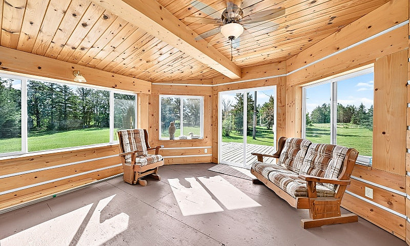 Sprawling Bungalow O...