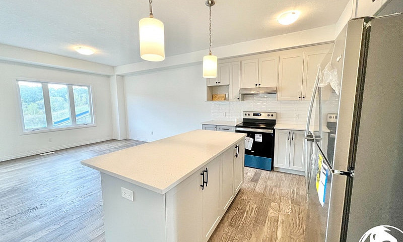 3 Bed 2.5 Bath - Fre...