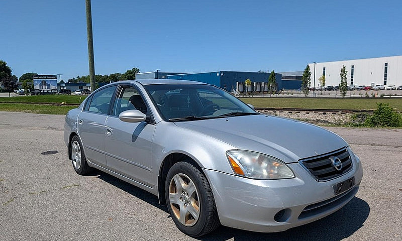 2003 Nissan Altima 4...