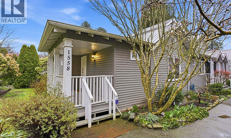 1558 Bowser Avenue N...