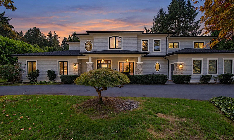 13756 18 Avenue Surr...