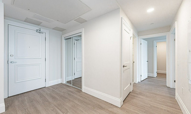 Lower Penthouse 2 Be...