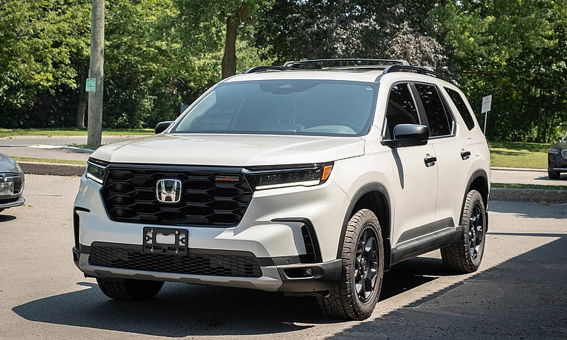 2025 Honda Pilot Tra...