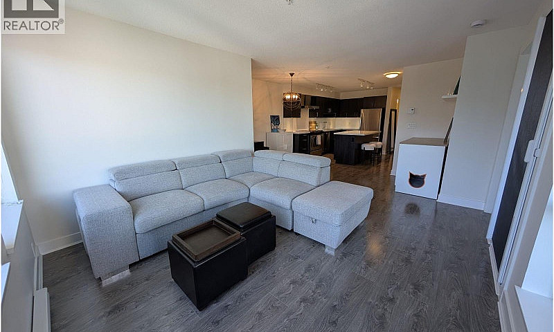 414 500 Royal Avenue...