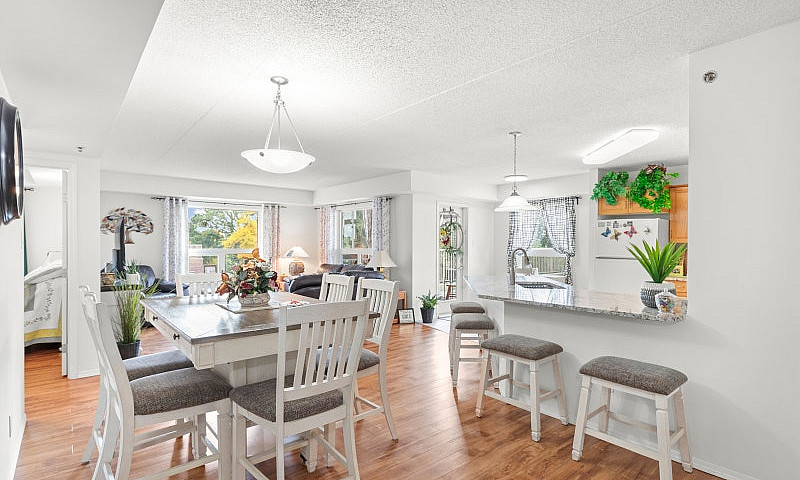 Stunning 2Bdrm Condo...