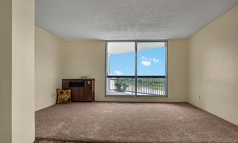 2 Bedroom At 33 Rive...