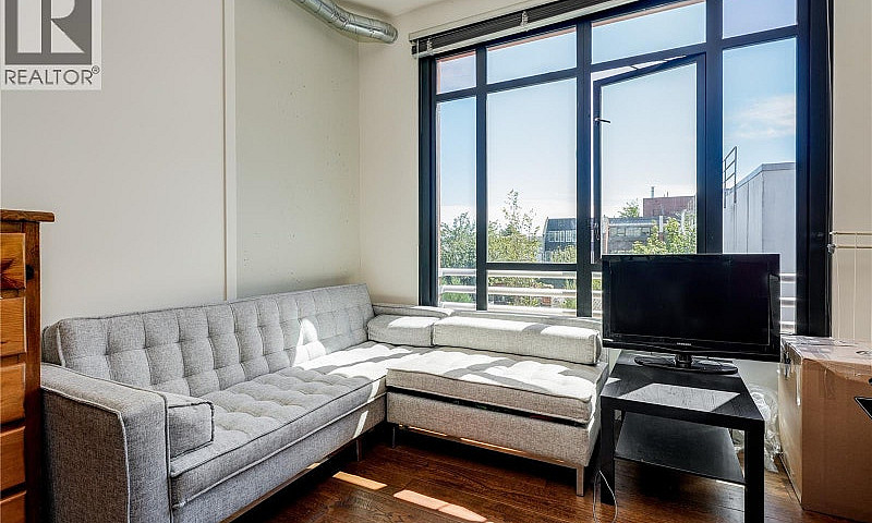 436 1029 View St Vic...