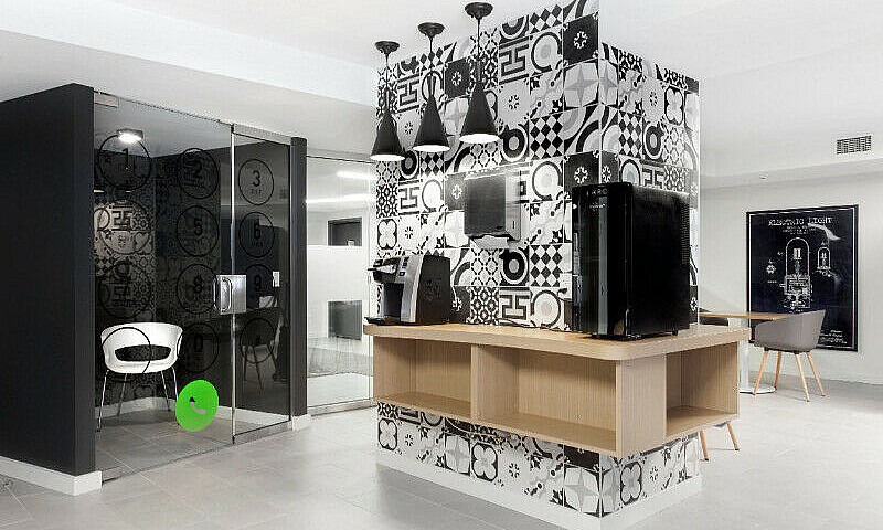 March - 2 Bedrooms (...