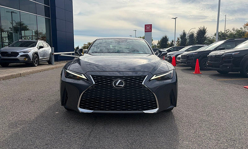 2021 Lexus Is Is 300...