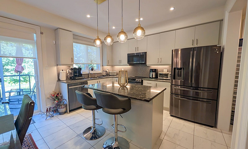 7868 Odell Cres, Nia...