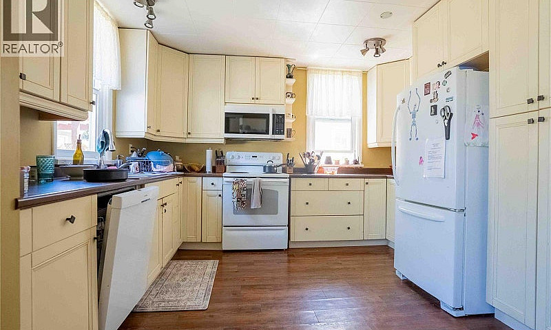 2329 Dowler Pl Victo...