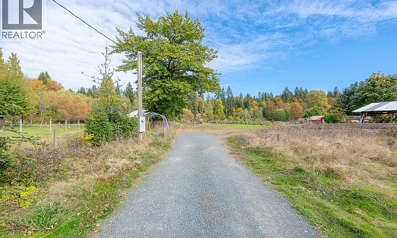 6211 Ferguson Rd Por...