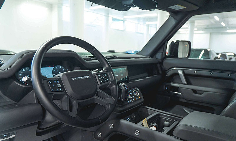 2024 Land Rover Defe...