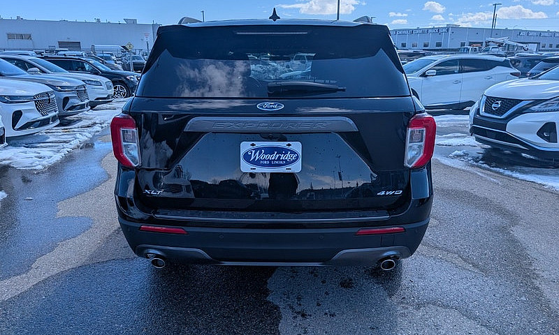 2022 Ford Explorer...