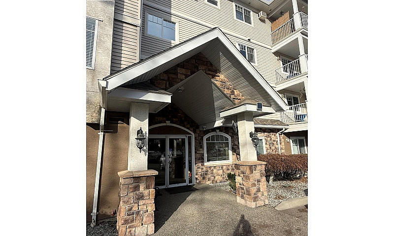 120 Vernon Avenue Un...