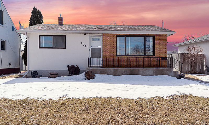 House For Sale 628 M...