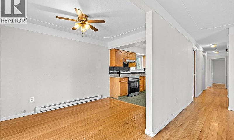 1575 Burton Ave Vict...