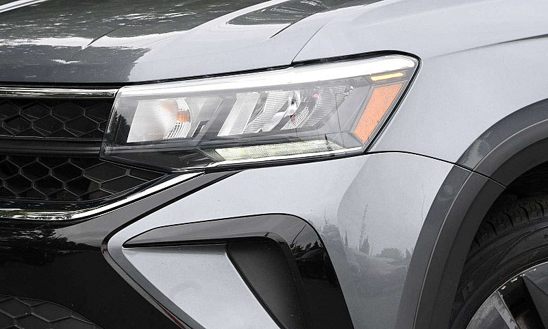 2024 Volkswagen Taos...