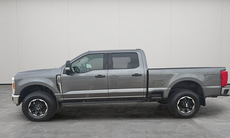 2025 Ford Super Duty...