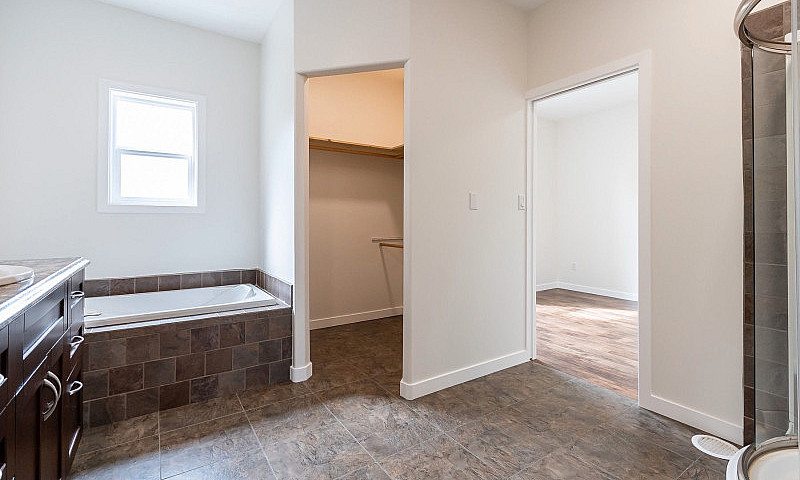 Spacious Bungalow In...