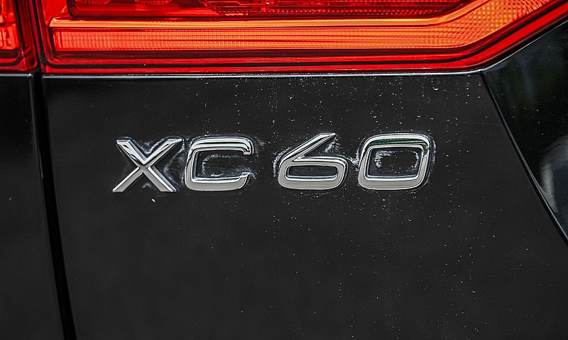 2025 Volvo Xc60 Plug...
