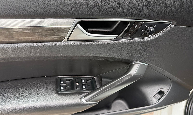 2019 Volkswagen Pass...