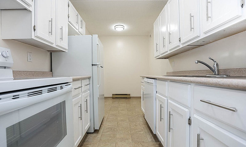 21 Roslyn Road - 2 B...