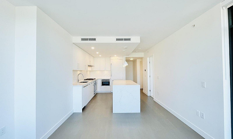 303 1588 Johnston Ro...