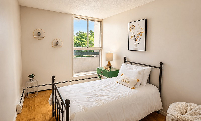 Apartment For Rent: ...