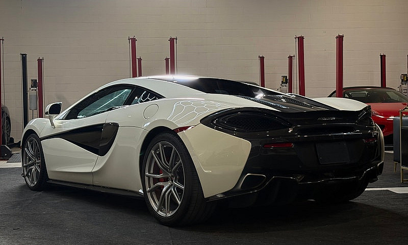 2016 Mclaren 570S...