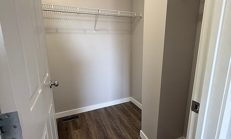 Newly Renovated 3-Be...