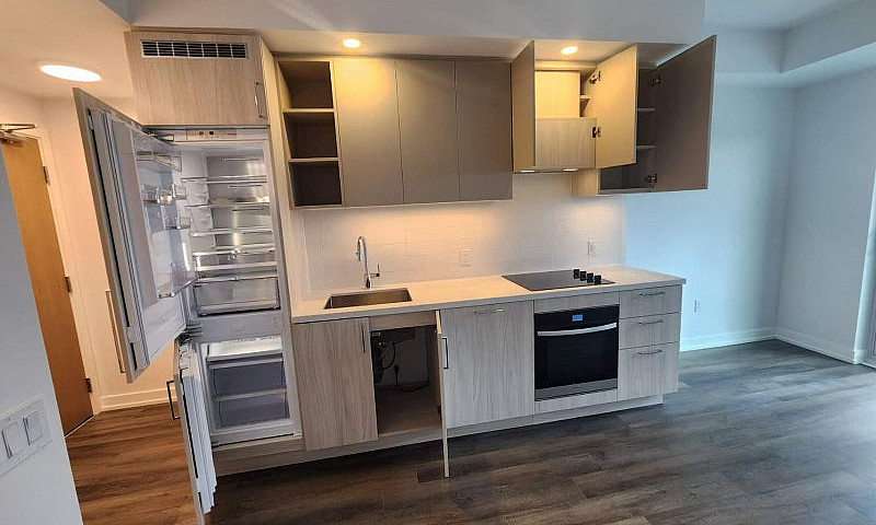 Distressed 1Br Condo...
