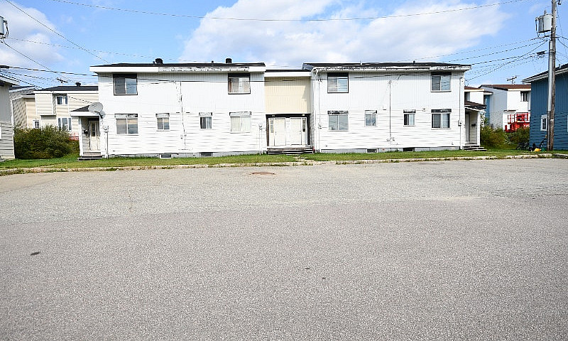 New Listing!! 1041-1...