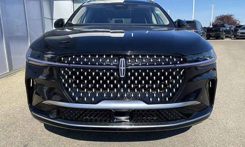2025 Lincoln Nautilu...