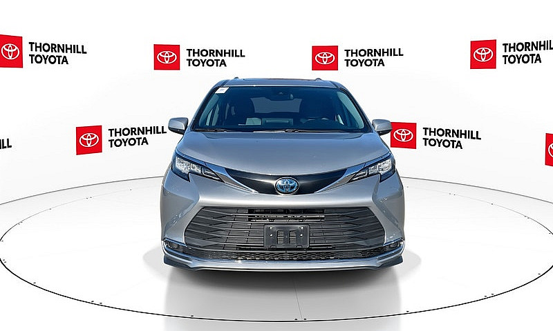 2023 Toyota Sienna X...