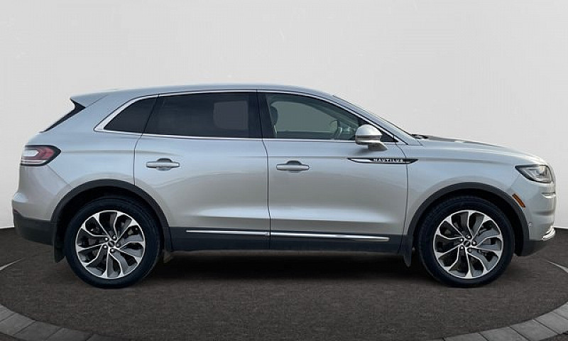 2023 Lincoln Nautilu...