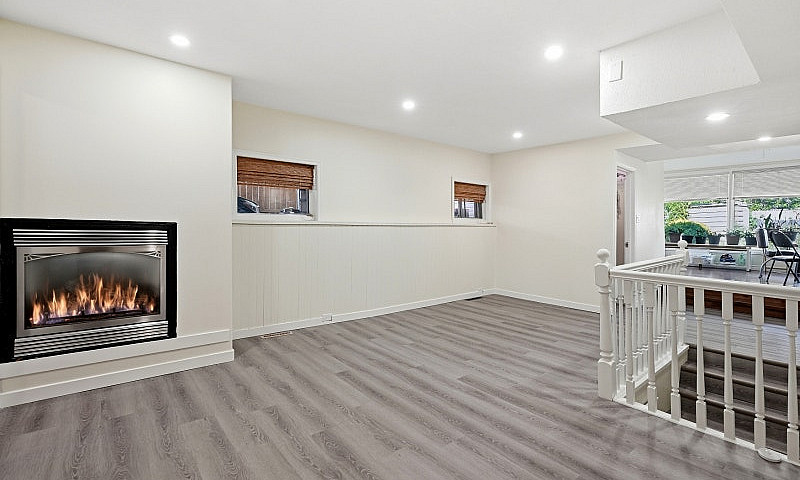 Spacious 4-Level Spl...