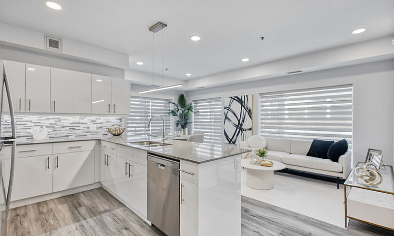 **Windsor Luxury Est...