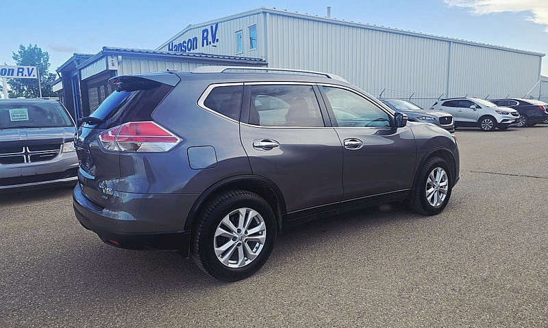 Nissan Rogue Sv***Aw...