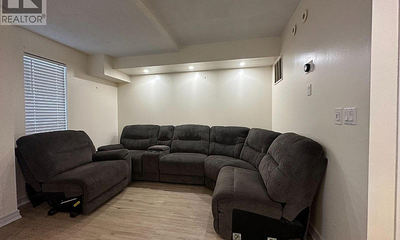 1014 - 3043 Finch Av...