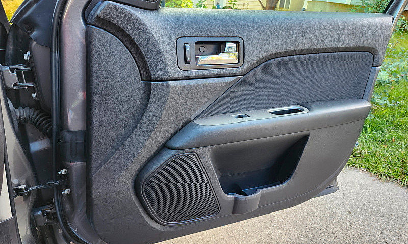 2010 Ford Fusion (63...